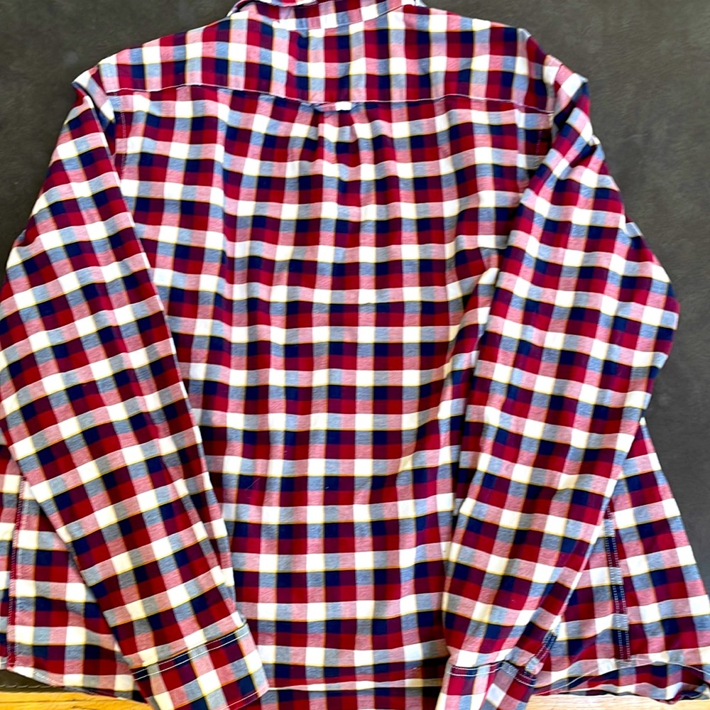 Old Navy Button Up Shirt , Stretch and Extensible , and Slim fit